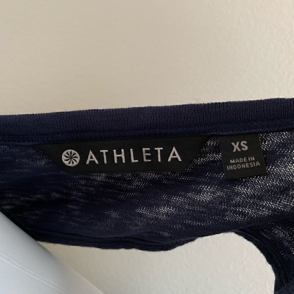 Athleta Long Sleeve Keyhole Top - Picture 3 of 3